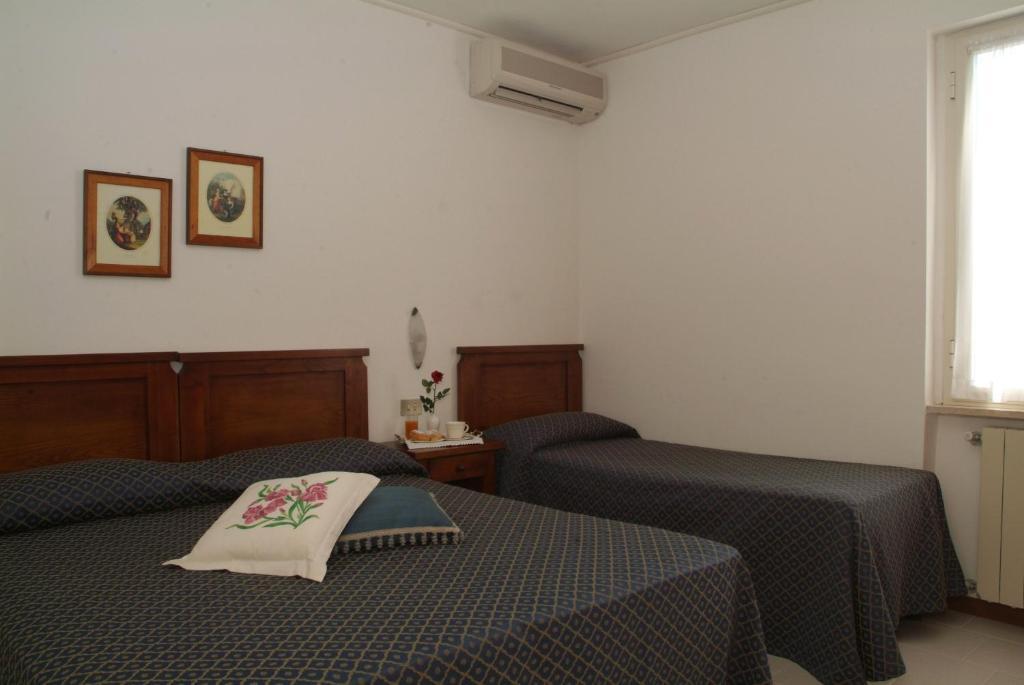 مارينا دي غروسيتو Residence I Due Pini الغرفة الصورة