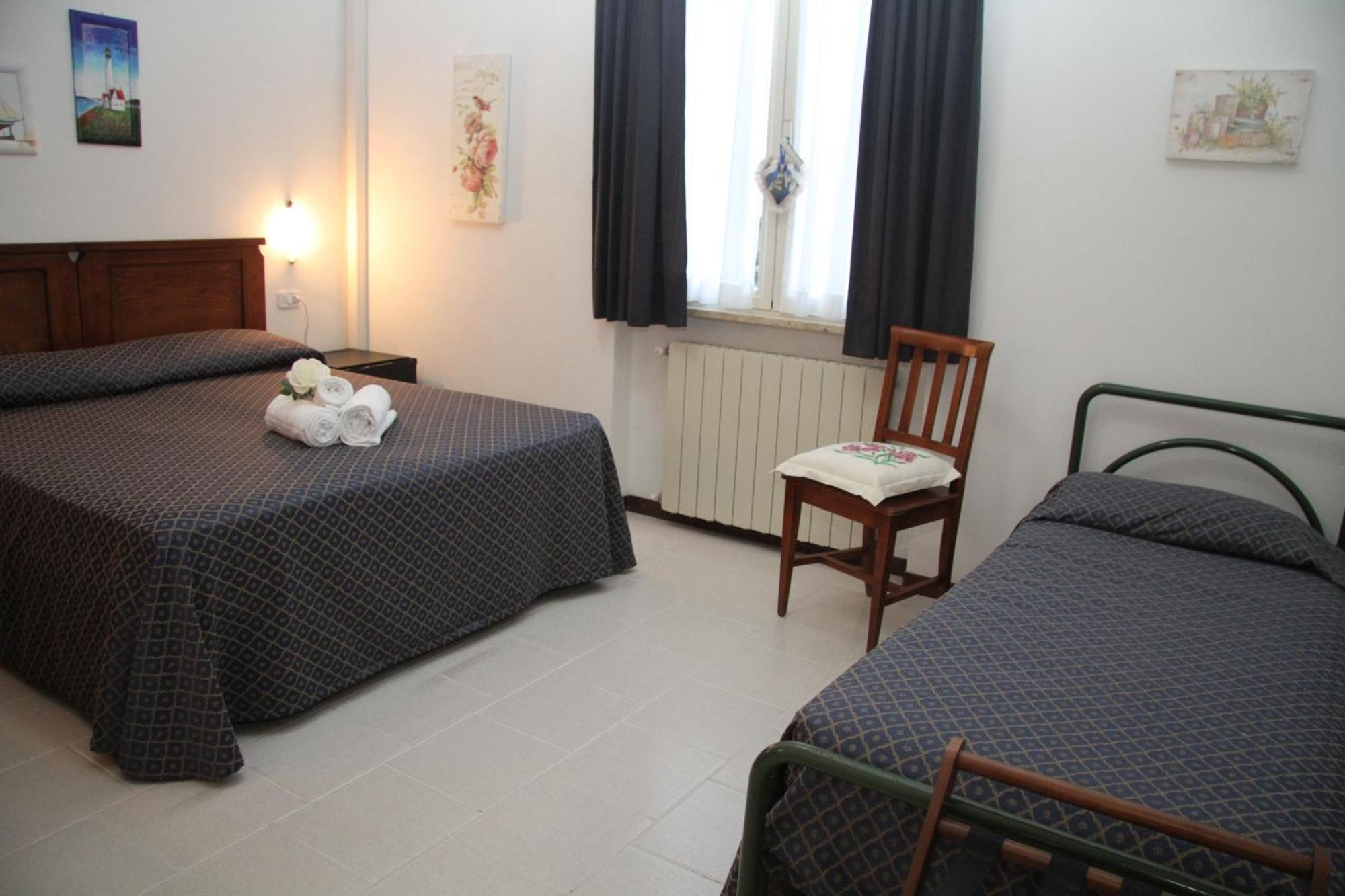 مارينا دي غروسيتو Residence I Due Pini الغرفة الصورة